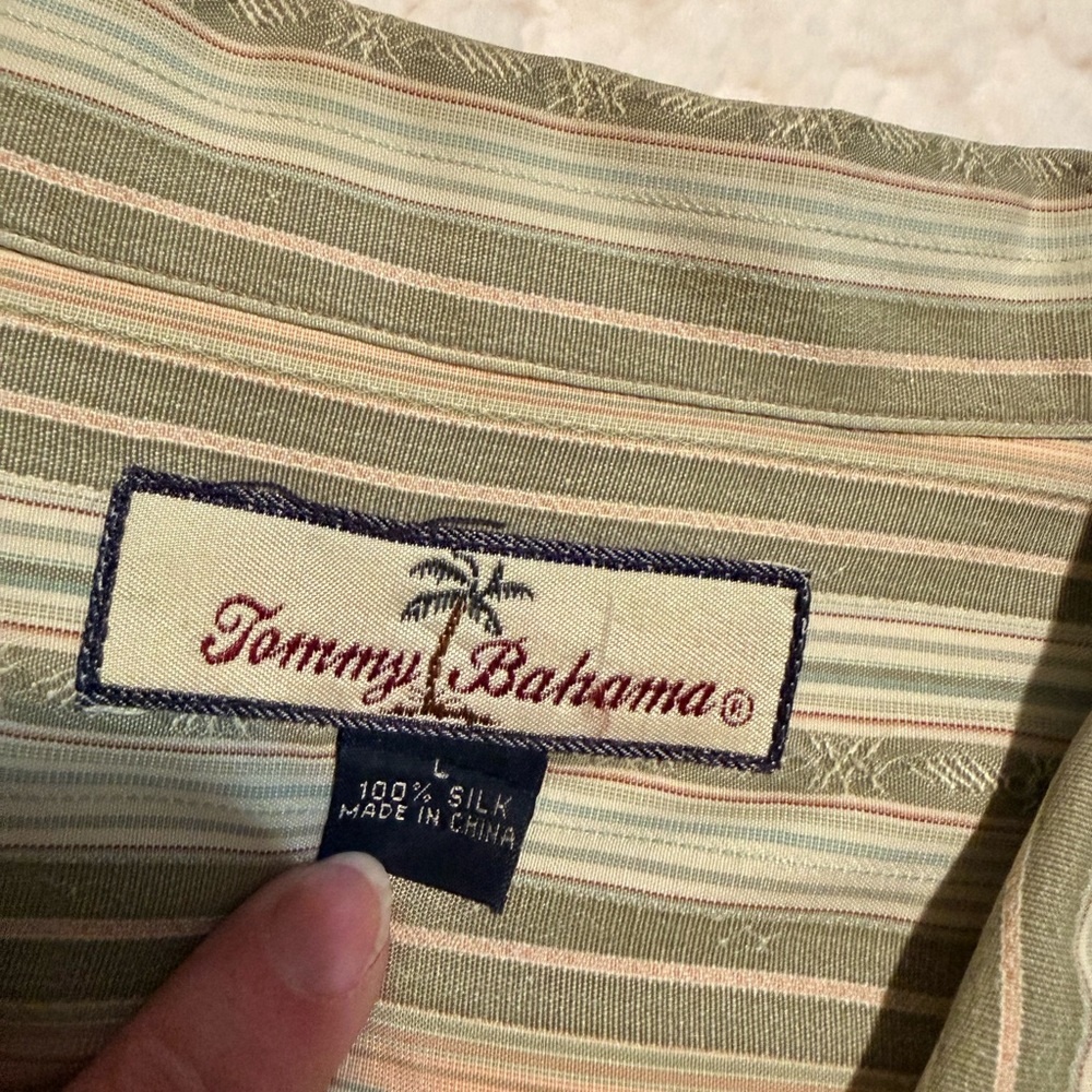 Tommy Bahama Men’s 100% Silk Shirt Short Sleeve LARGE - Picture 4 of 5